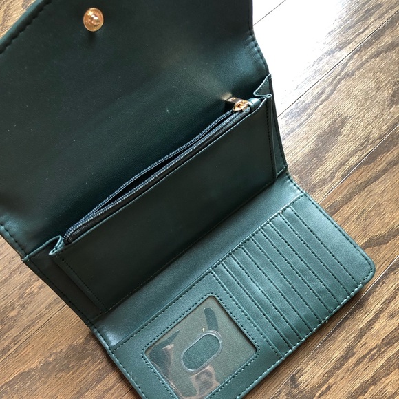 TARGET - A NEW DAY / WALLET - Picture 3 of 6